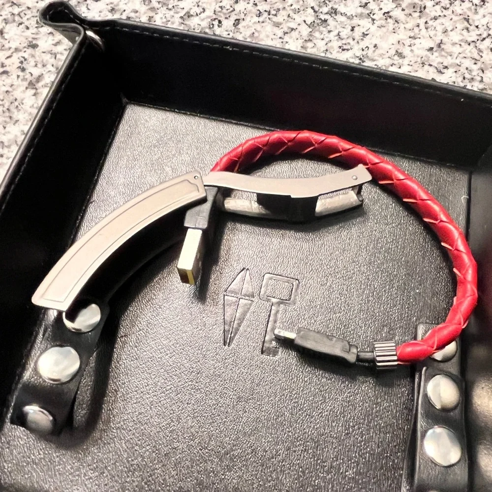 Kyte Key Cavaletto Wearable Charge Sync Cable leather valet Medium